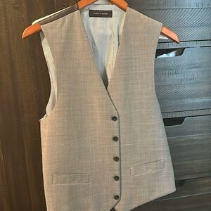 Mens vest size medium. Tommy Hilfiger